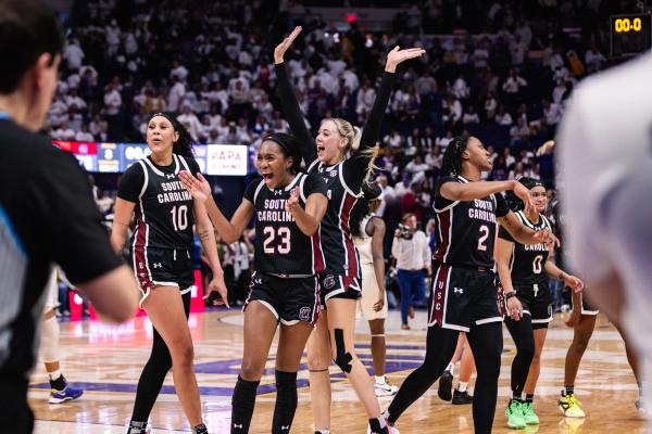 No. 1 South Carolina remains undefeated with win over No. 9 LSU