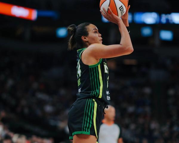 Higher seeds dominate in WNBA postseason openers