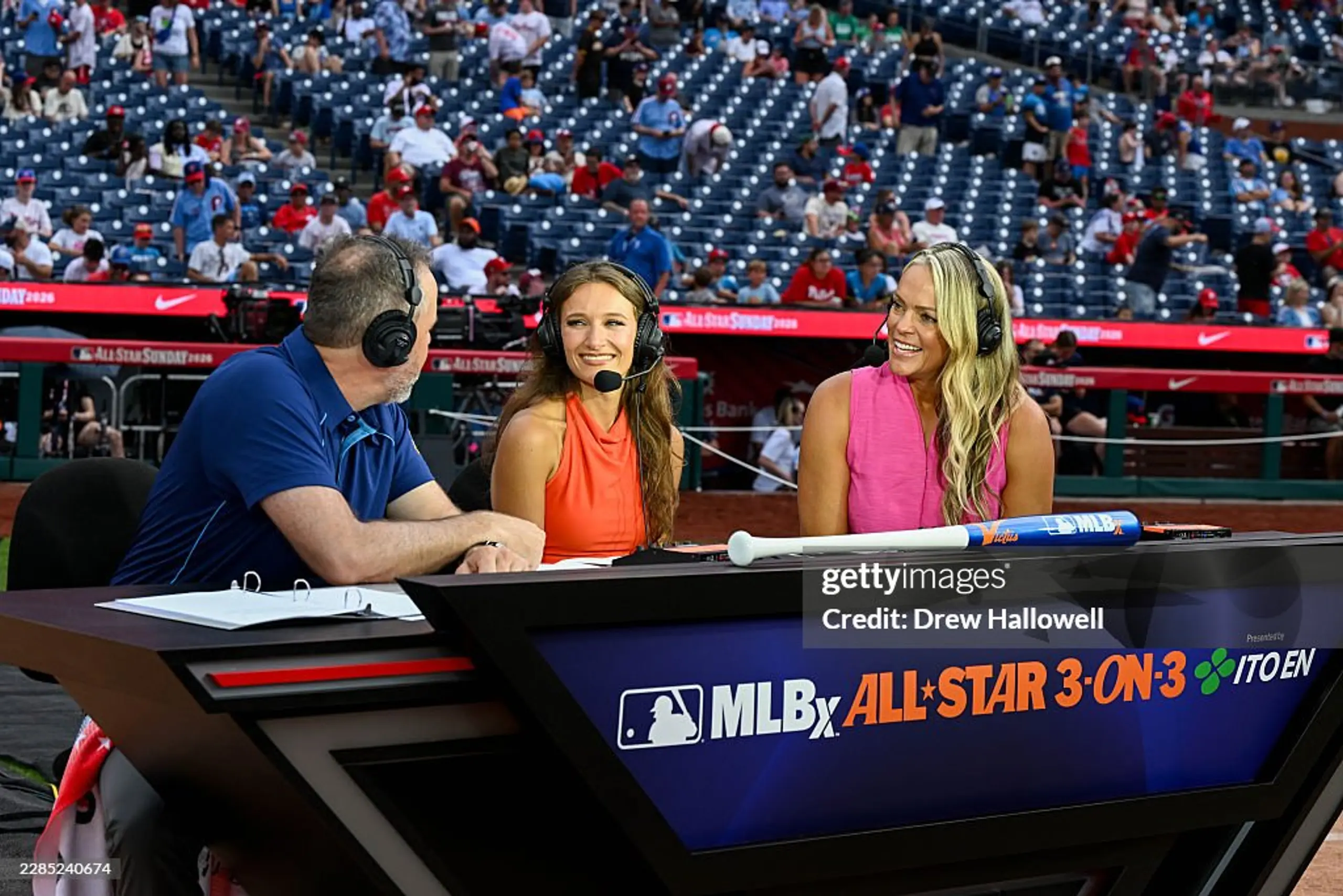 Kait Maniscalco (center) with Tyler Maun and Jennie Finch-Daigle during the 2026 MLBx All-Star 3-on-3 Challenge. 