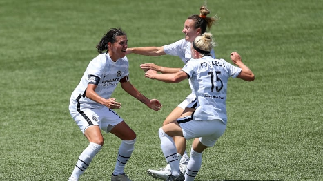 Portland Thorns Defeat North Carolina Courage in Quarter-Final Upset