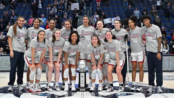 Bizarre night in college hoops sets up thrilling regular-season finale