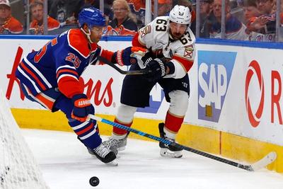 NHL and NBA championship series both even at 1-1