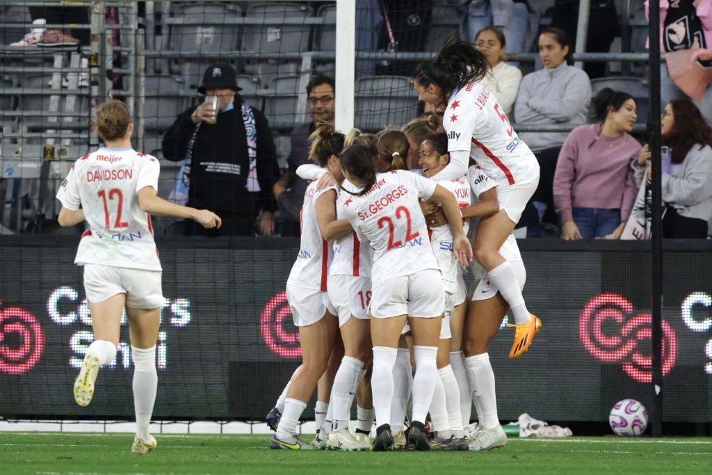 A diverse group of Chicago women are negotiating to purchase the Chicago Red Stars