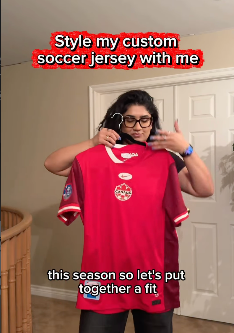 To celebrate BMO becoming the Official Bank of Canada Soccer, we hosted our first-ever jersey upcycling workshop.
