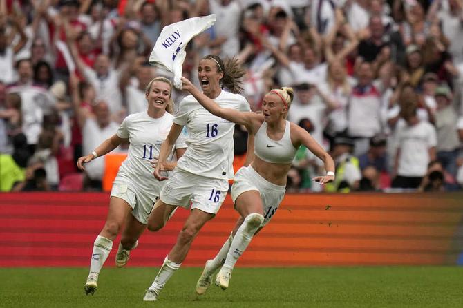 Chloe Kelly celebrates after scoring the game-winner in the 2022 UEFA Women’s Euro final.