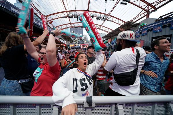 Women’s sports bars provide community and opportunity for underserved fans