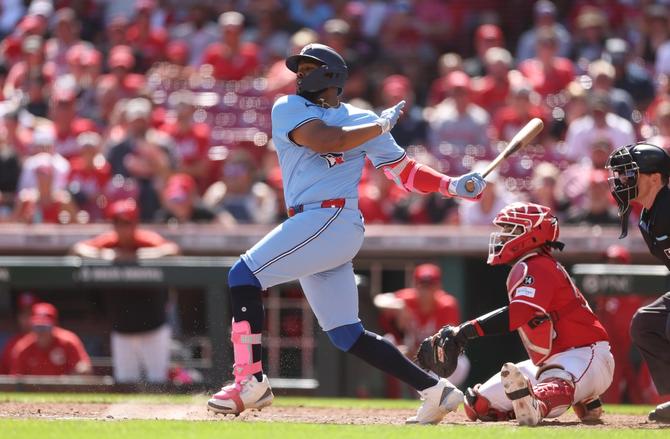 Vladimir Guerrero Jr #27 of the Toronto Blue Jays against the Cincinnati Reds