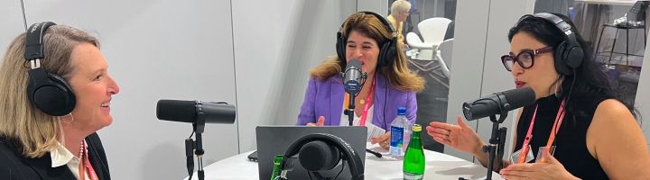 Missy Krasner recording a roundtable podcast at HLTH