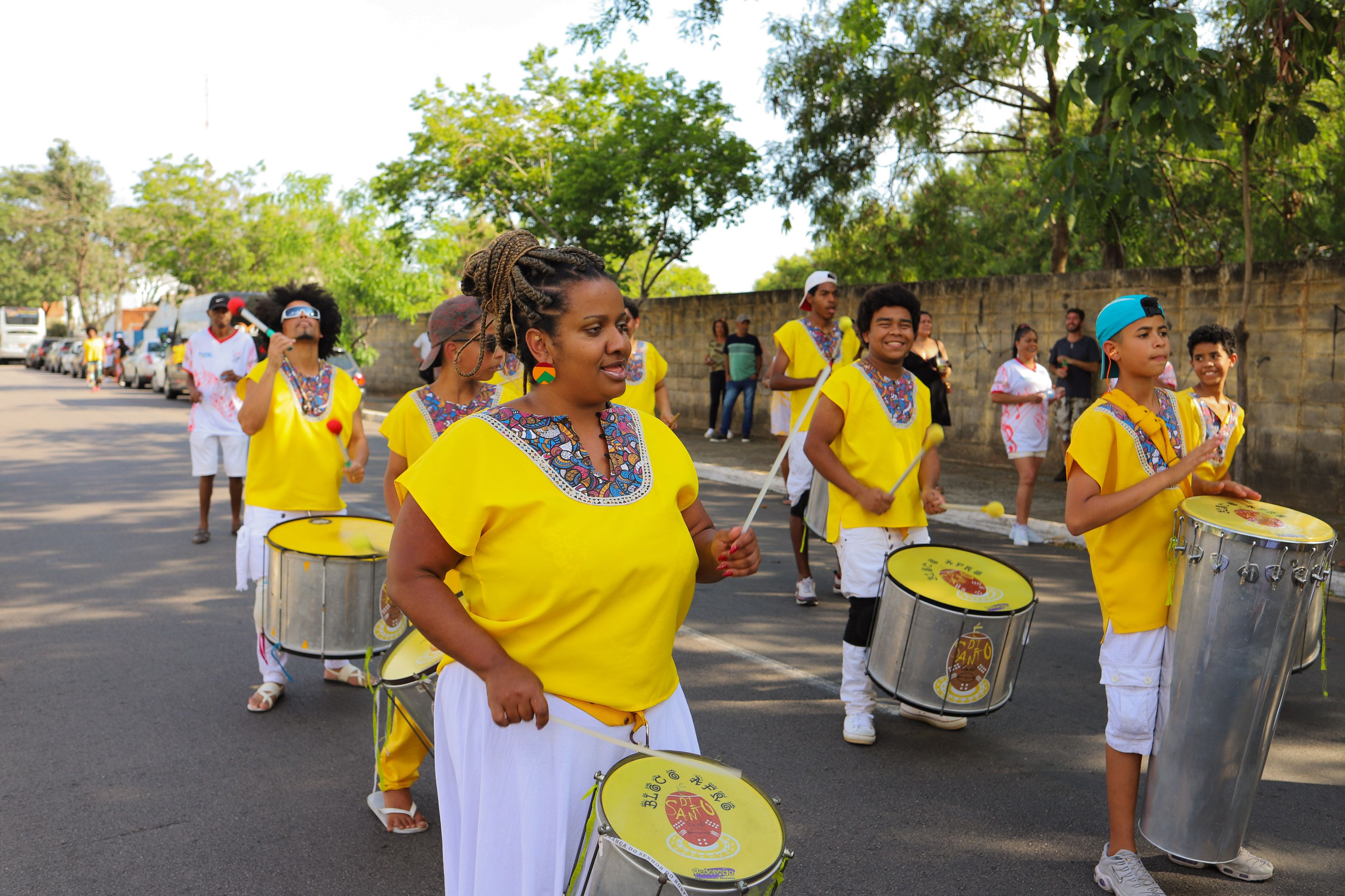 Logo do Bloco Afro É Di Santo