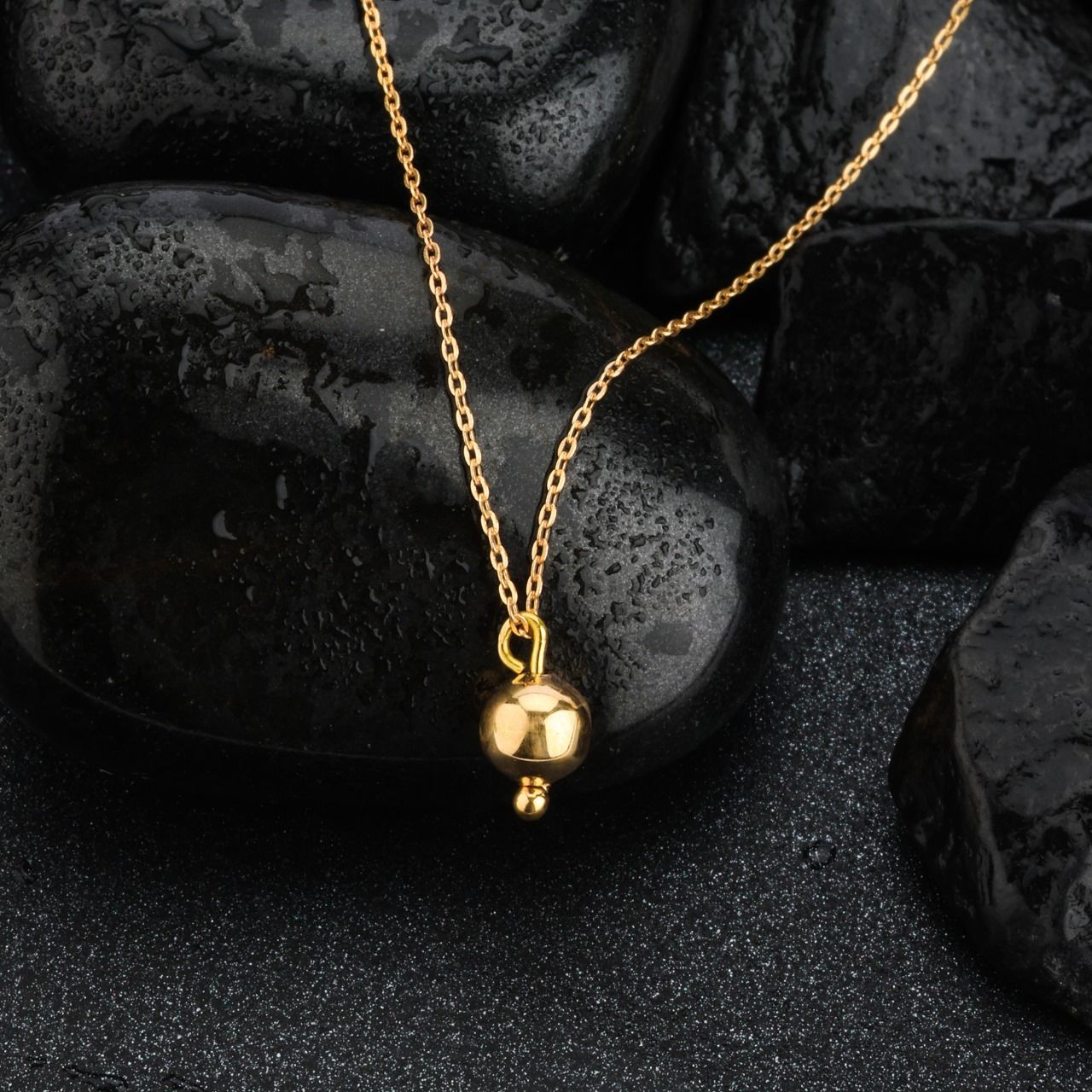 18K gold gold ball pendant