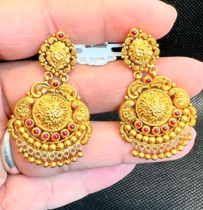 22K gold gold stone-studded chandbali drop earrings