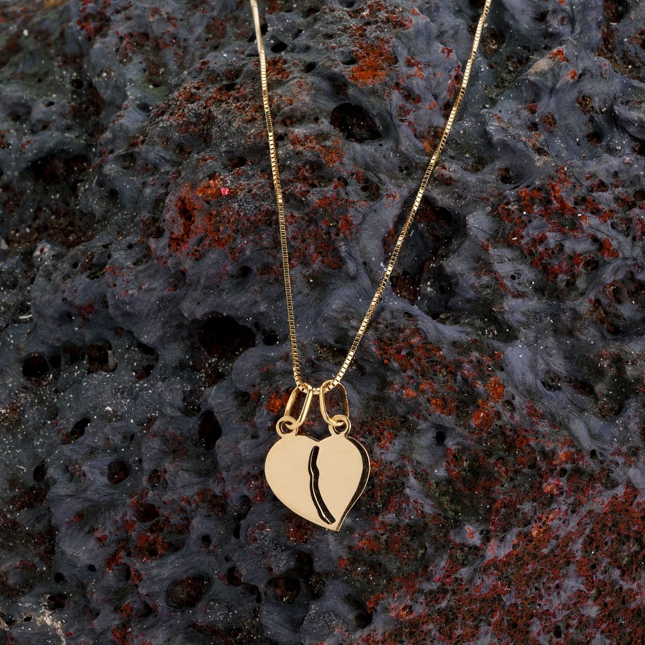 18K gold split-heart pendant
