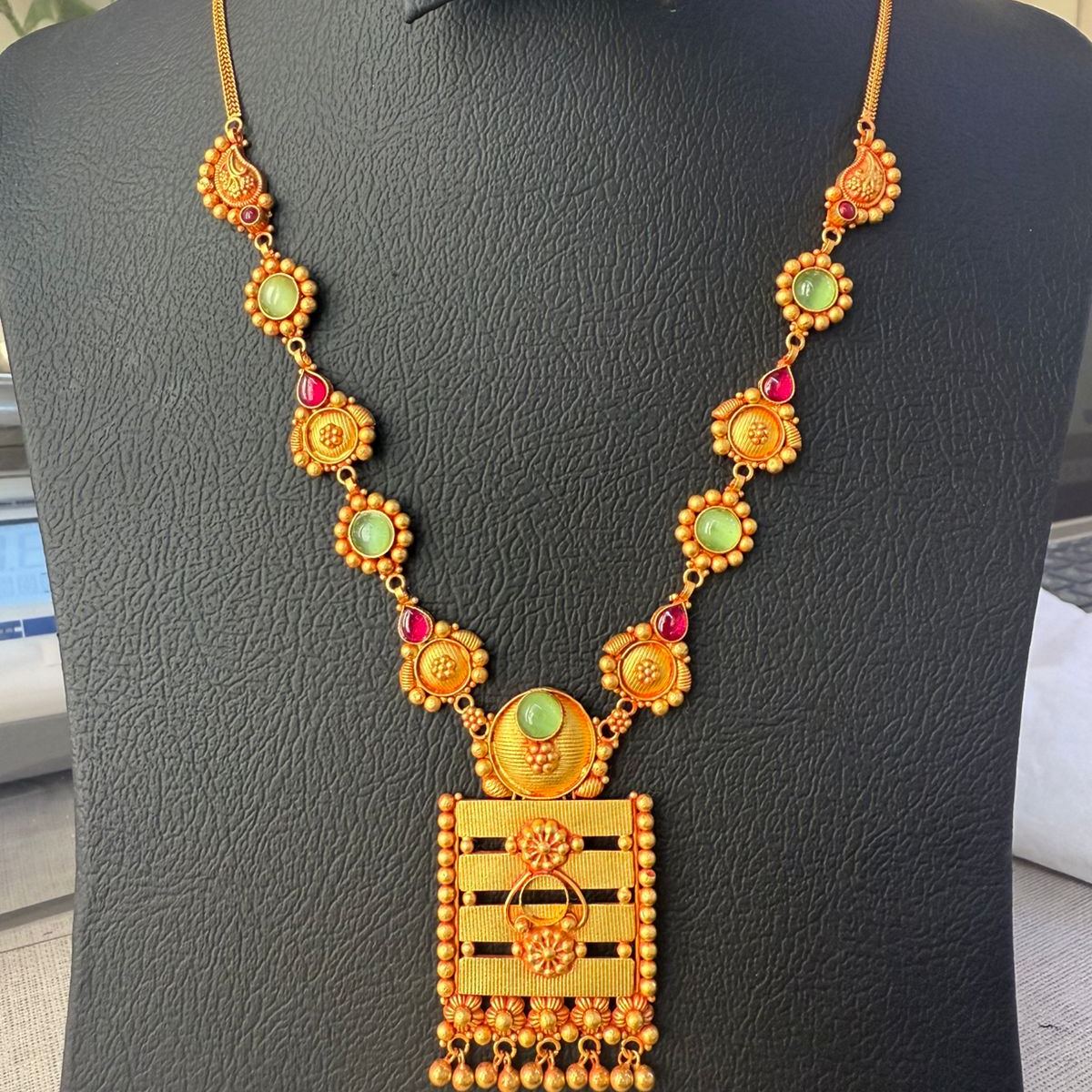 22K gold gold stone-studded long necklace