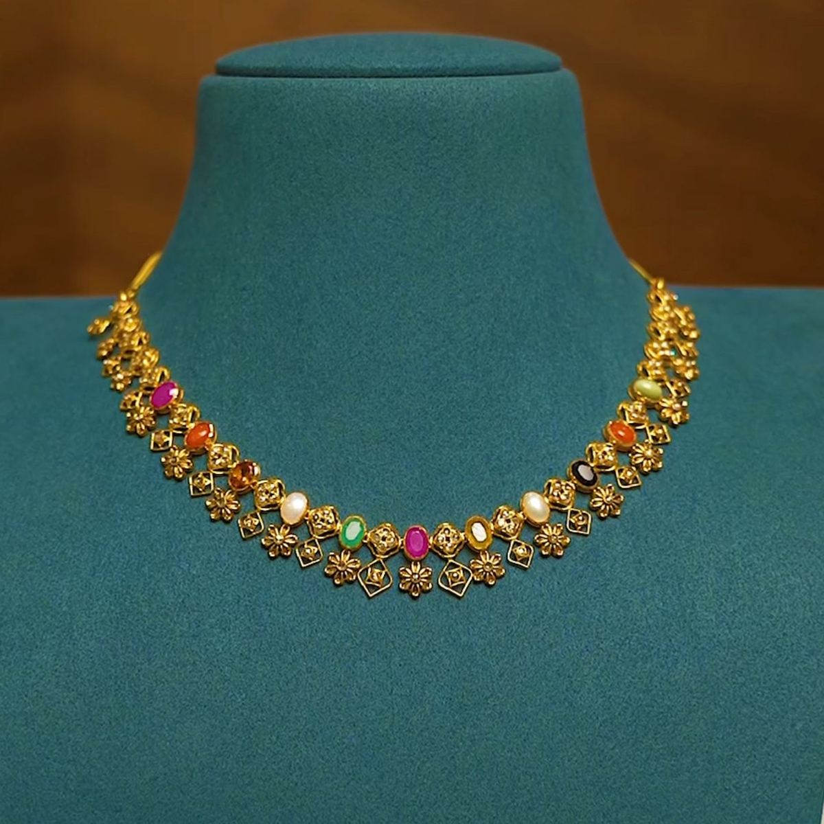 22K gold gold multi-coloured-stone floral necklace