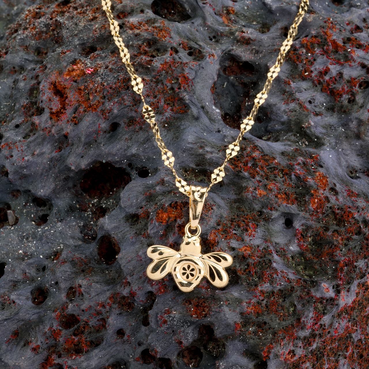 18K gold gold floral pendant