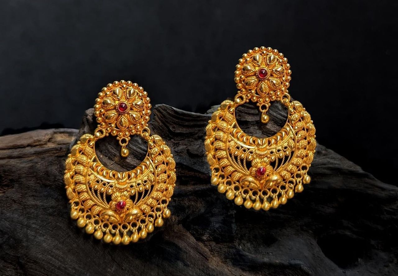 22K gold stone-studded chandbali earrings pair