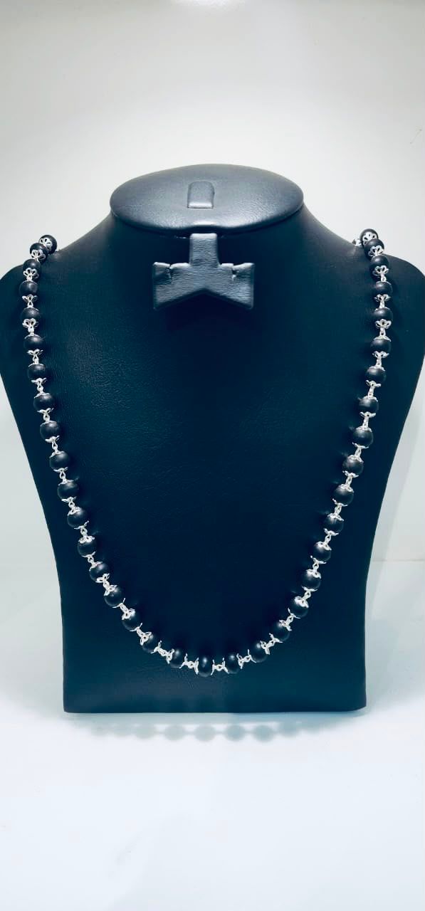 Karingali Bead Chain with Silver-Toned Floral Caps