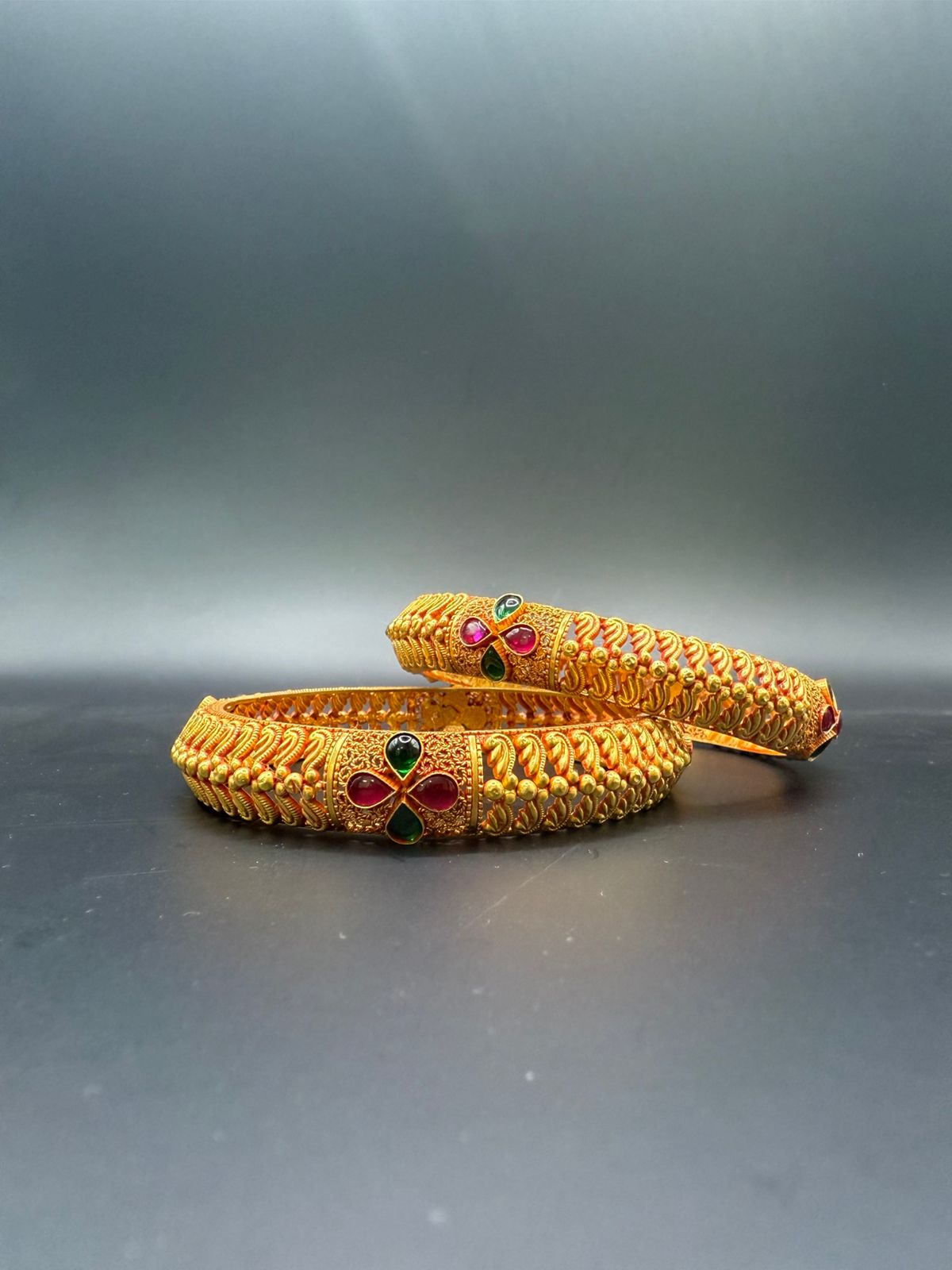 22K gold gold coloured-stone floral bangle pair