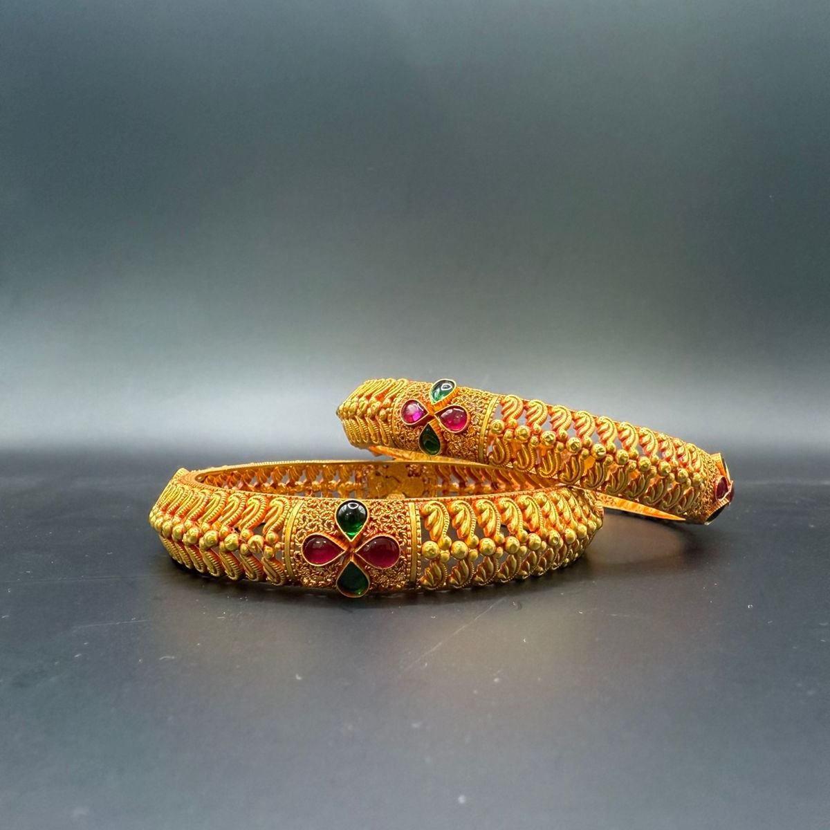 22K gold gold coloured-stone floral bangle pair