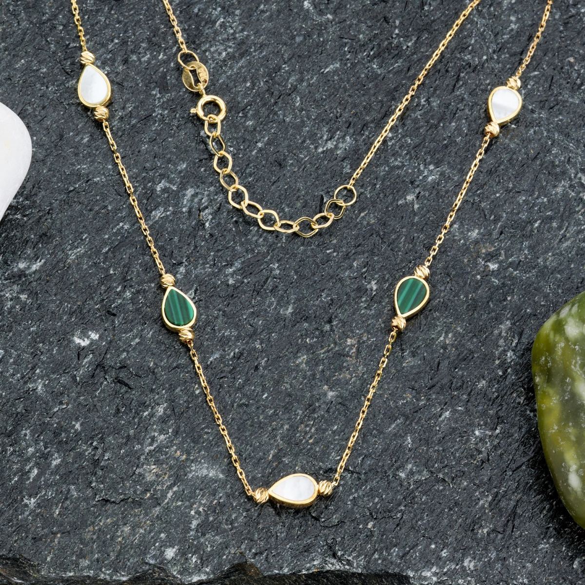 18K gold gold teardrop stone-studded station necklace