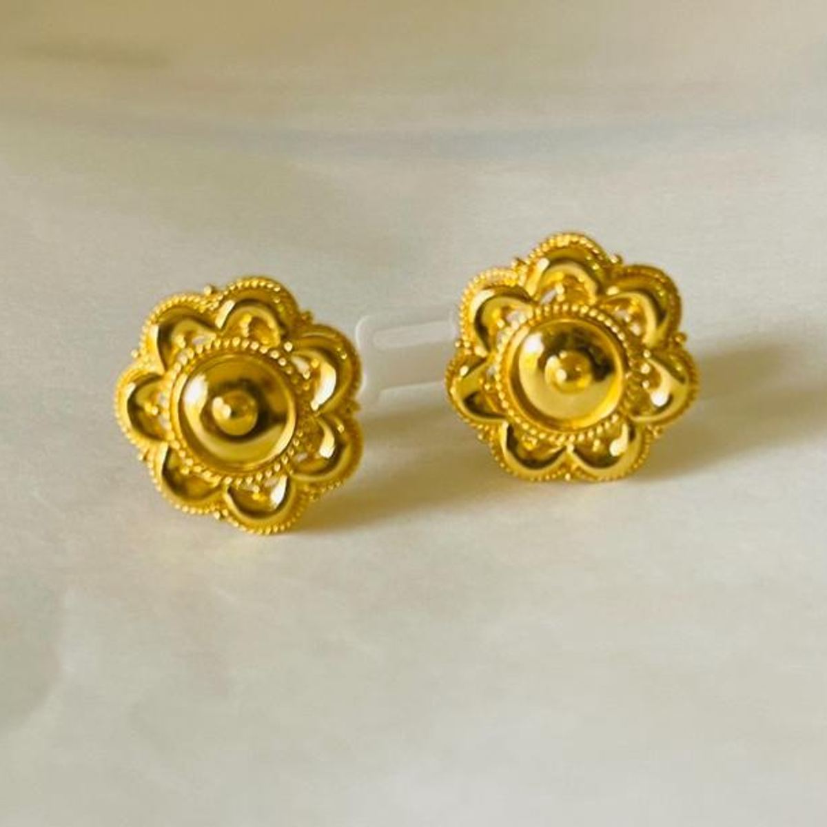 22K gold floral stud earrings