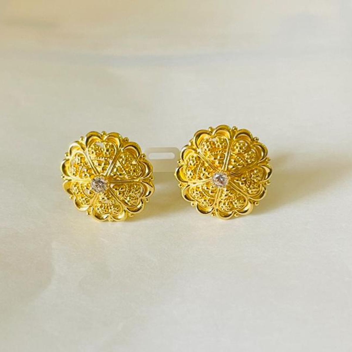 22K gold floral filigree stud earrings