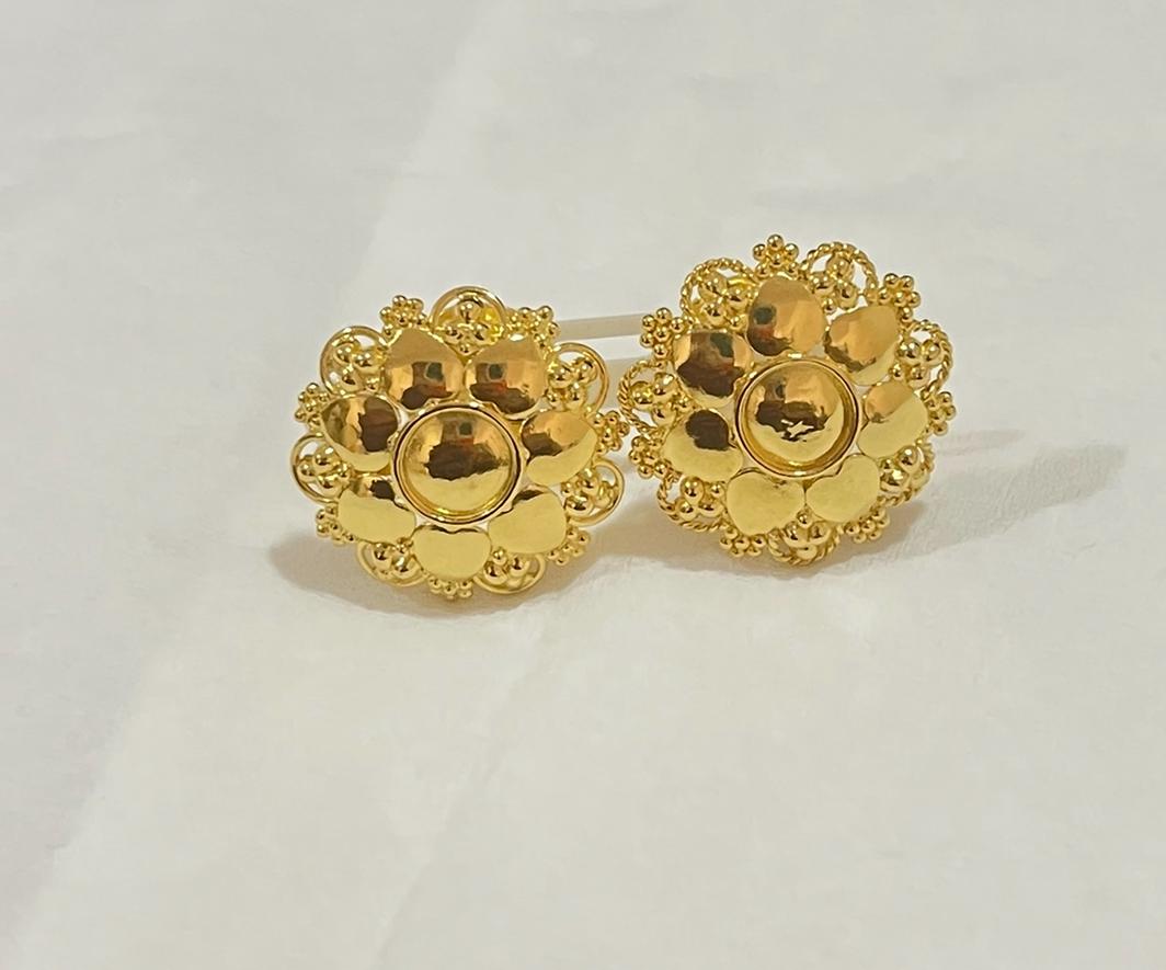 22K gold gold floral filigree stud earrings