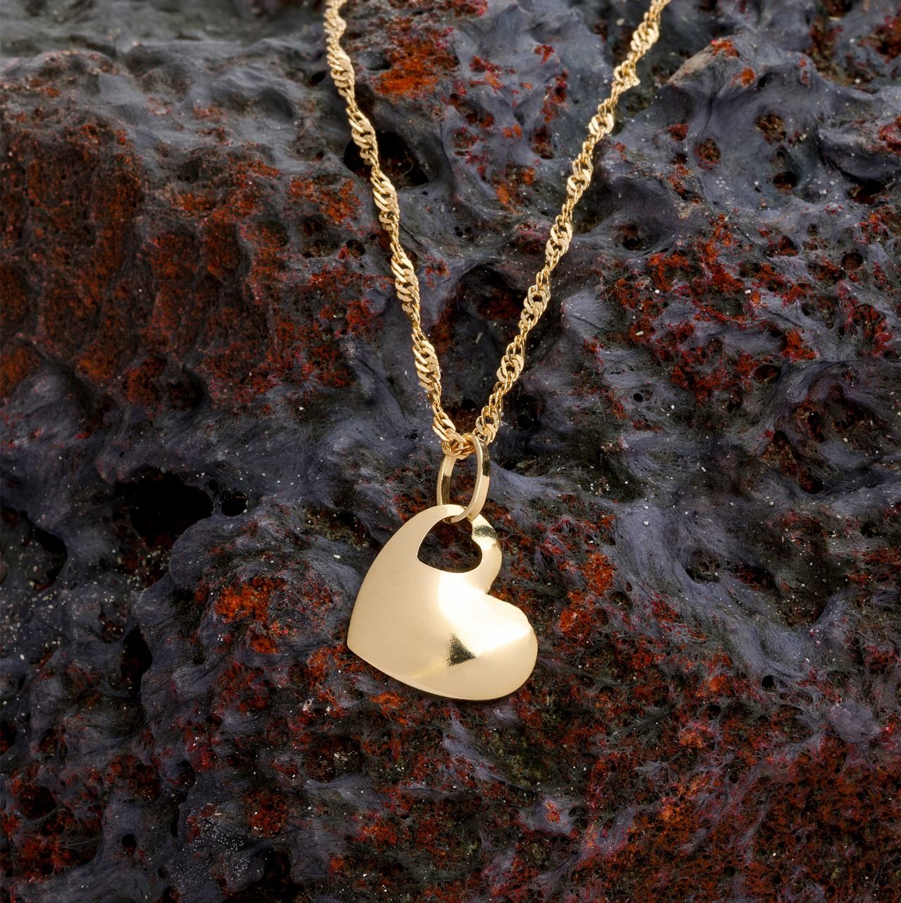 18K gold gold heart pendant