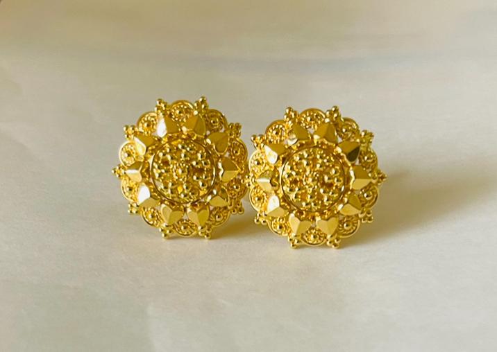 22K gold floral filigree stud earrings