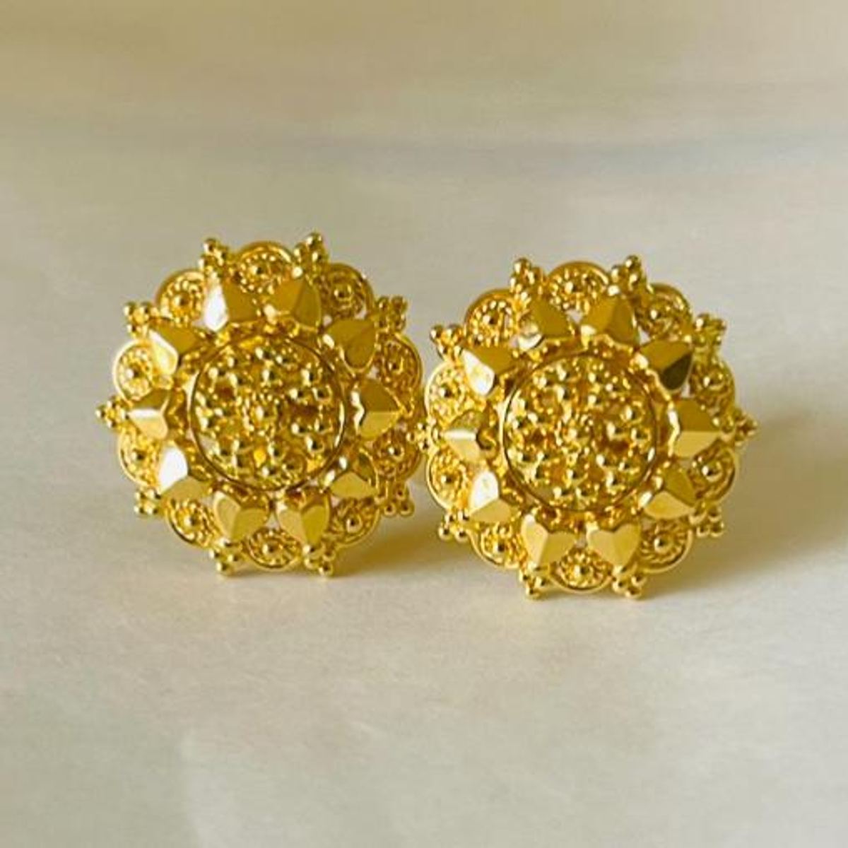 22K gold floral filigree stud earrings