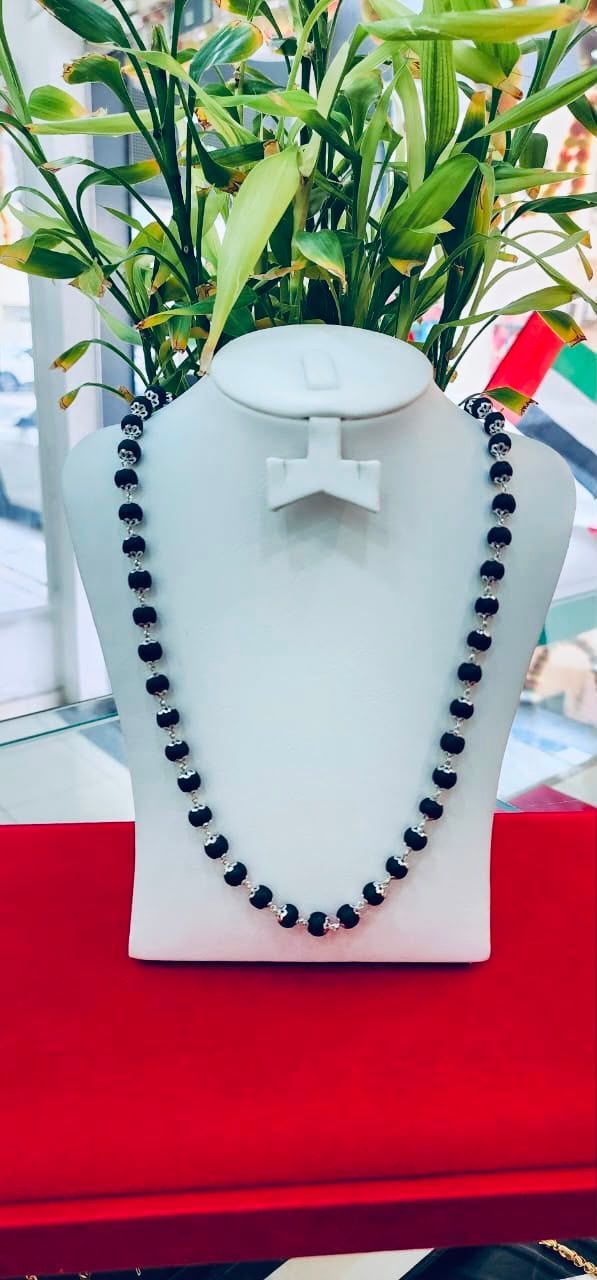 Karingali Bead Chain with Silver-Toned Floral Caps