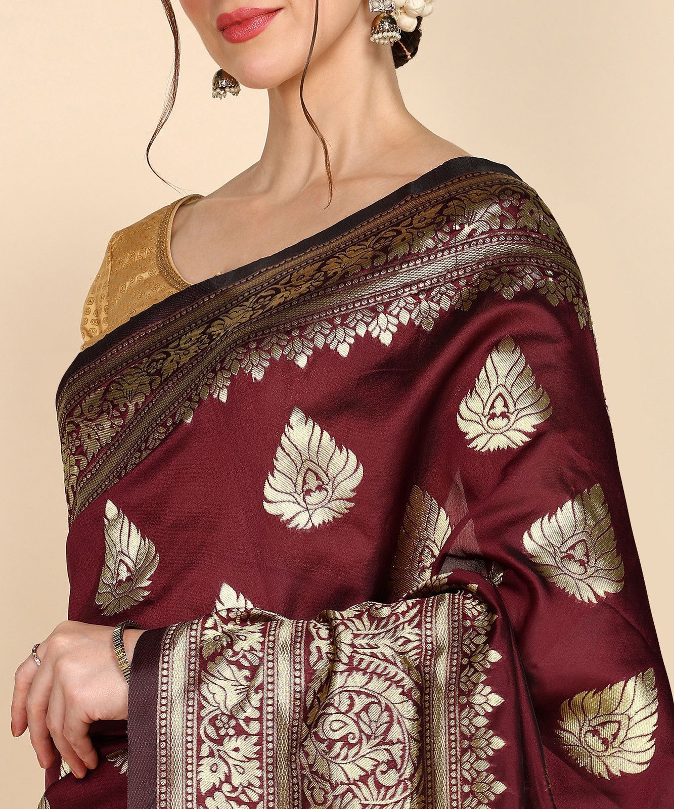Shoppershopee Woven Kanjivaram Silk Blend Saree - 4