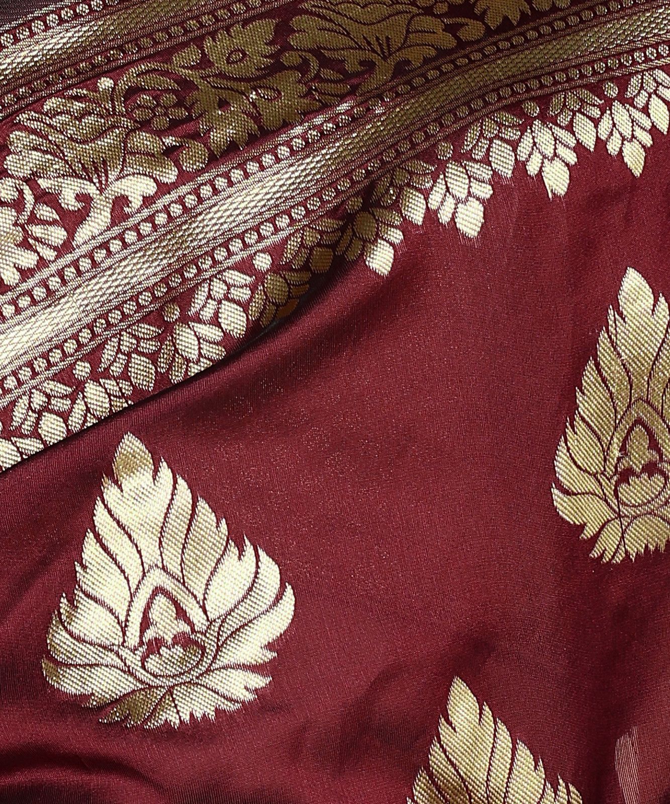 Shoppershopee Woven Kanjivaram Silk Blend Saree - 6