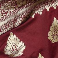 Shoppershopee Woven Kanjivaram Silk Blend Saree - 6