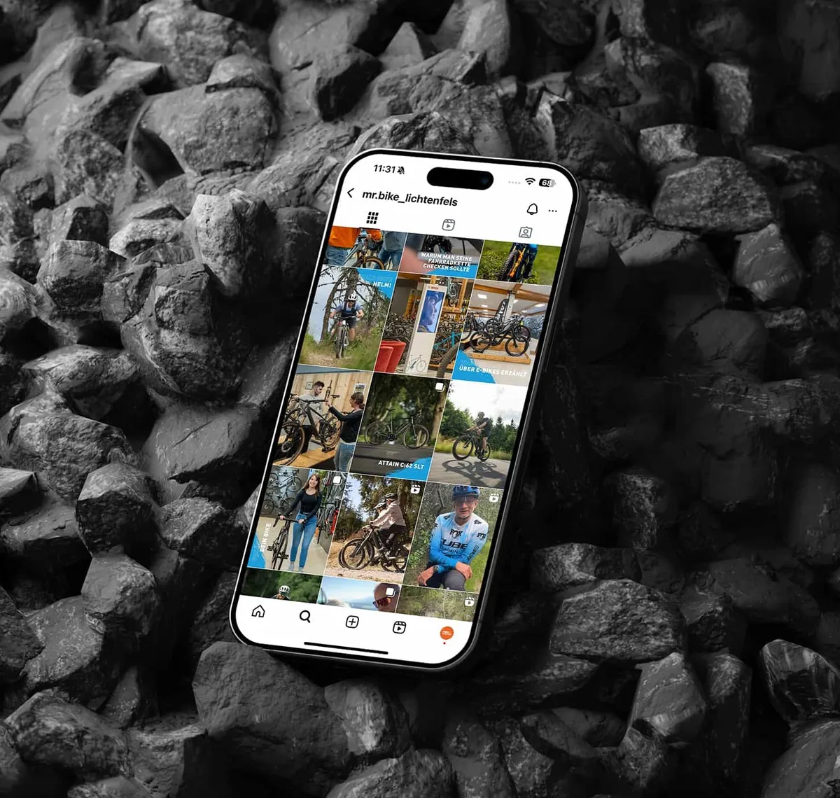 Mr. Bike: Smartphone auf Steinen zeigt den Instagram-Auftritt von mr.bike_lichtenfels