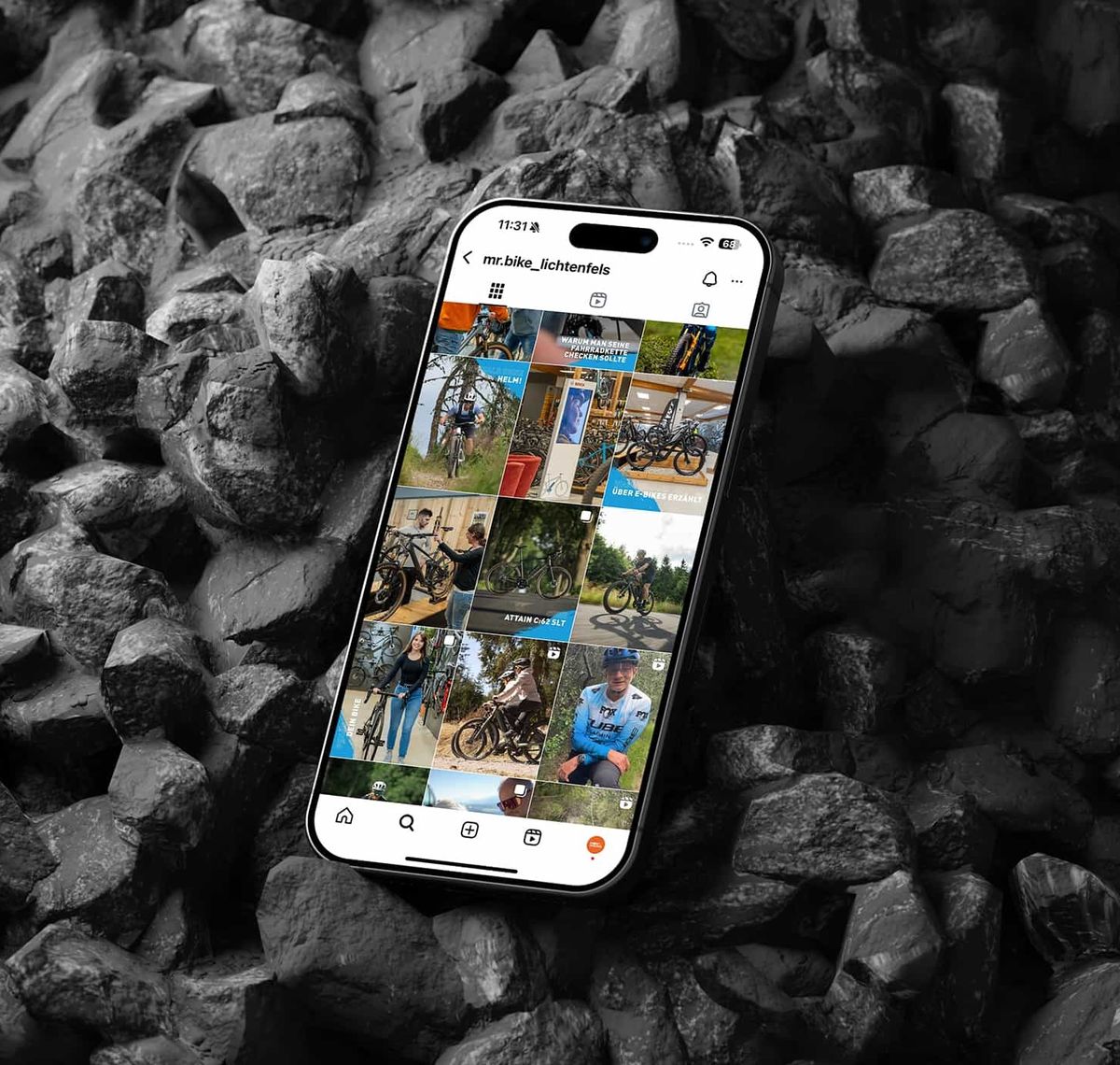 Mr. Bike: Smartphone auf Steinen zeigt den Instagram-Auftritt von mr.bike_lichtenfels
