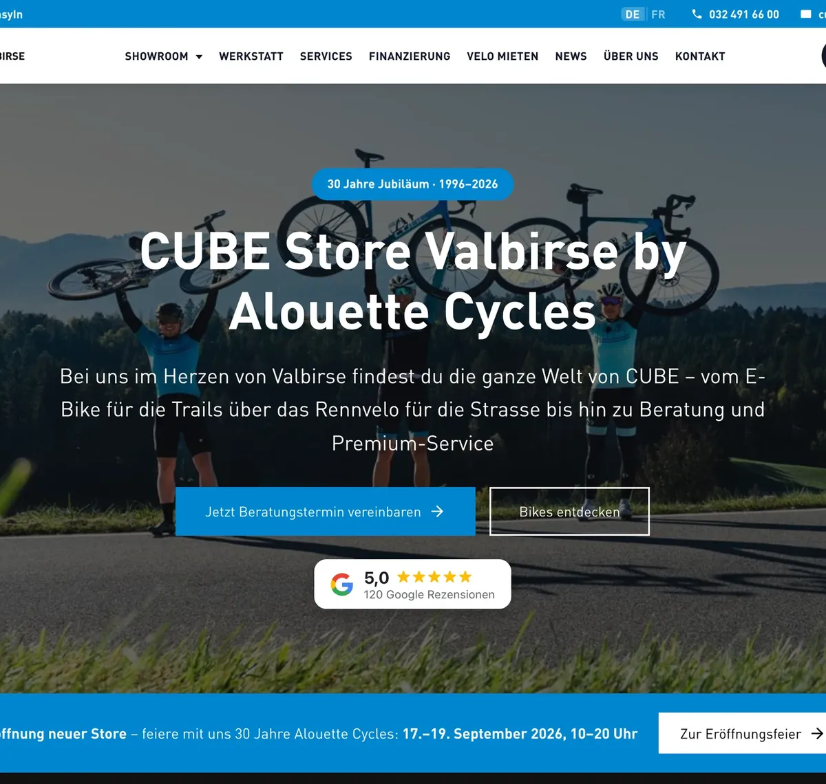 CUBE Store Valbirse: Die Startseite von cubestorevalbirse.ch mit den drei Fahrern, die ihre Räder über den Kopf heben.