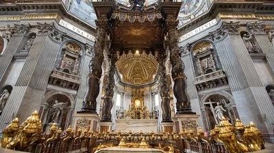 VIP Vatican Tour: Priority Access, Expert Guide & Headsets