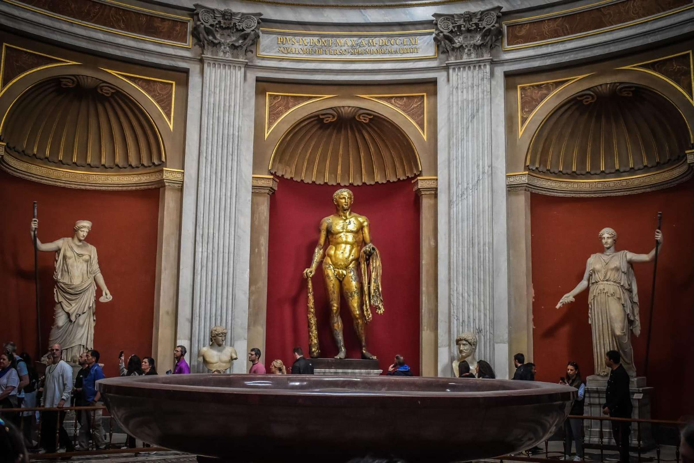 Vatican Museums Guided Tour: Licensed Guide & Audio Headsets, Vatican City — photo 4
