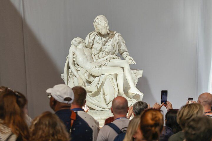 St. Peter's Basilica, La Pietà & Papal Grottoes: Tour