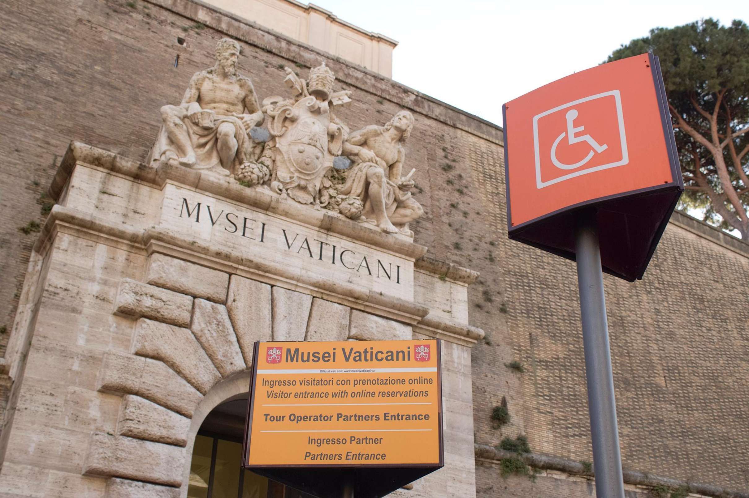 Vatican Wheelchair Accessible Tour: Museums & Sistine, Vatican City — photo 1