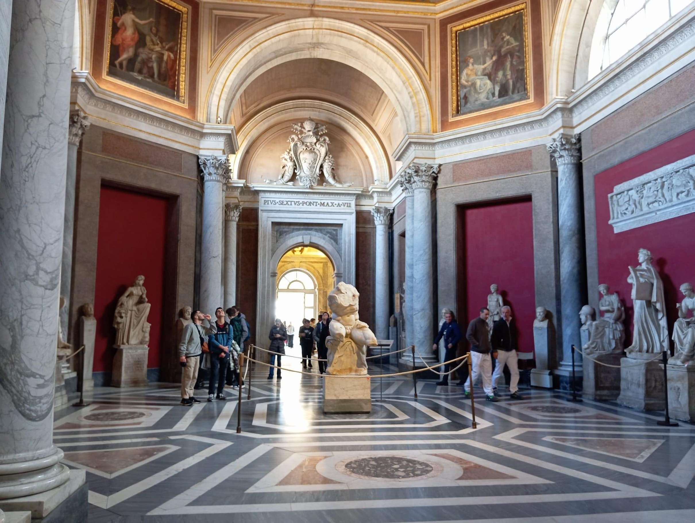 Vatican Museums Guided Tour: Licensed Guide & Audio Headsets, Vatican City — photo 3