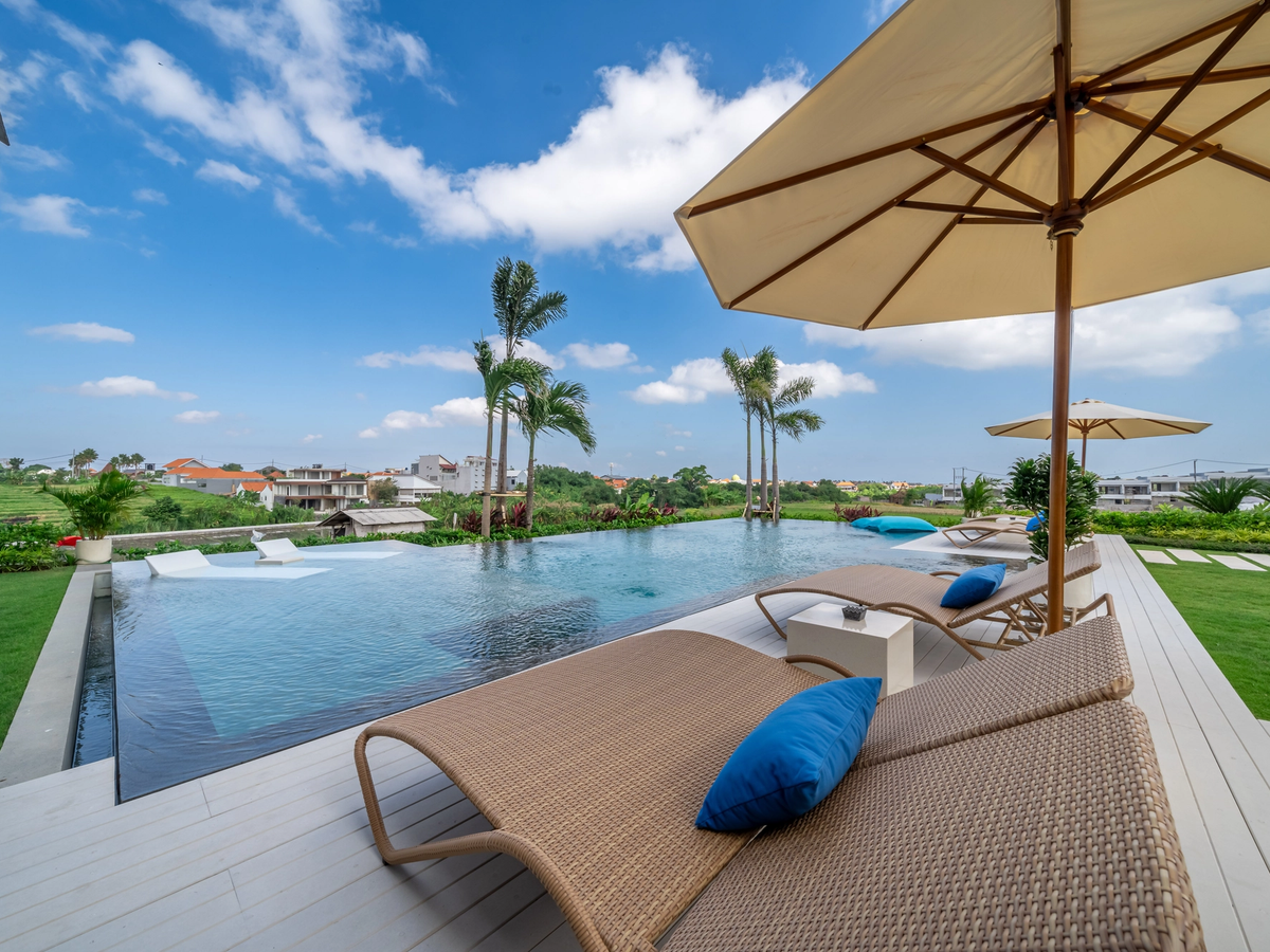 SIGNATURE MASTERPIECE - 4 BEDROOMS - CANGGU — 4-bedroom villa for sale in Canggu, Bali (photo 15)