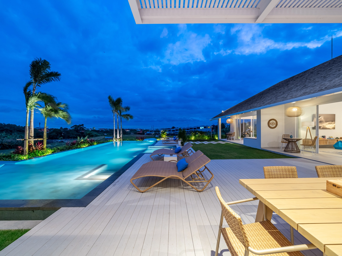 SIGNATURE MASTERPIECE - 4 BEDROOMS - CANGGU — 4-bedroom villa for sale in Canggu, Bali (photo 20)