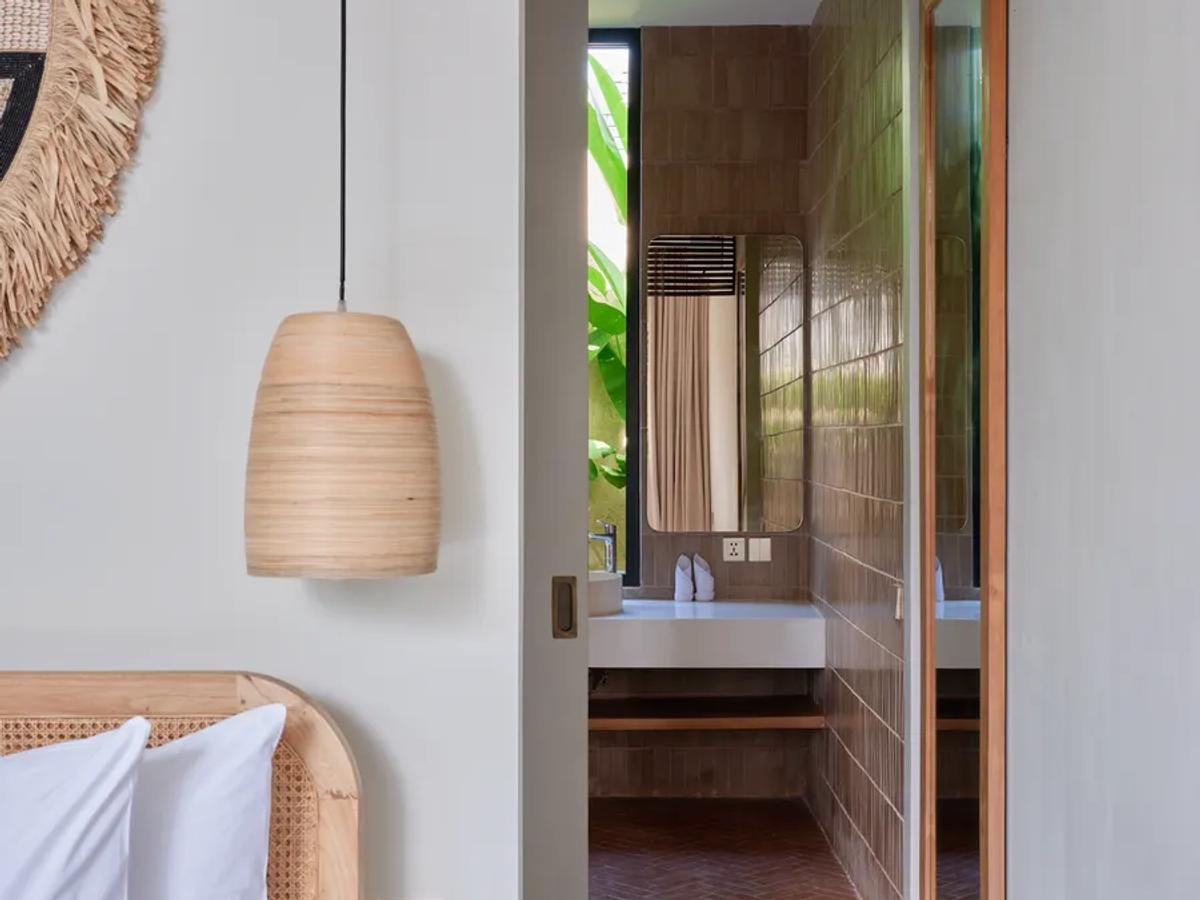 Elegant Urban Villa - 12