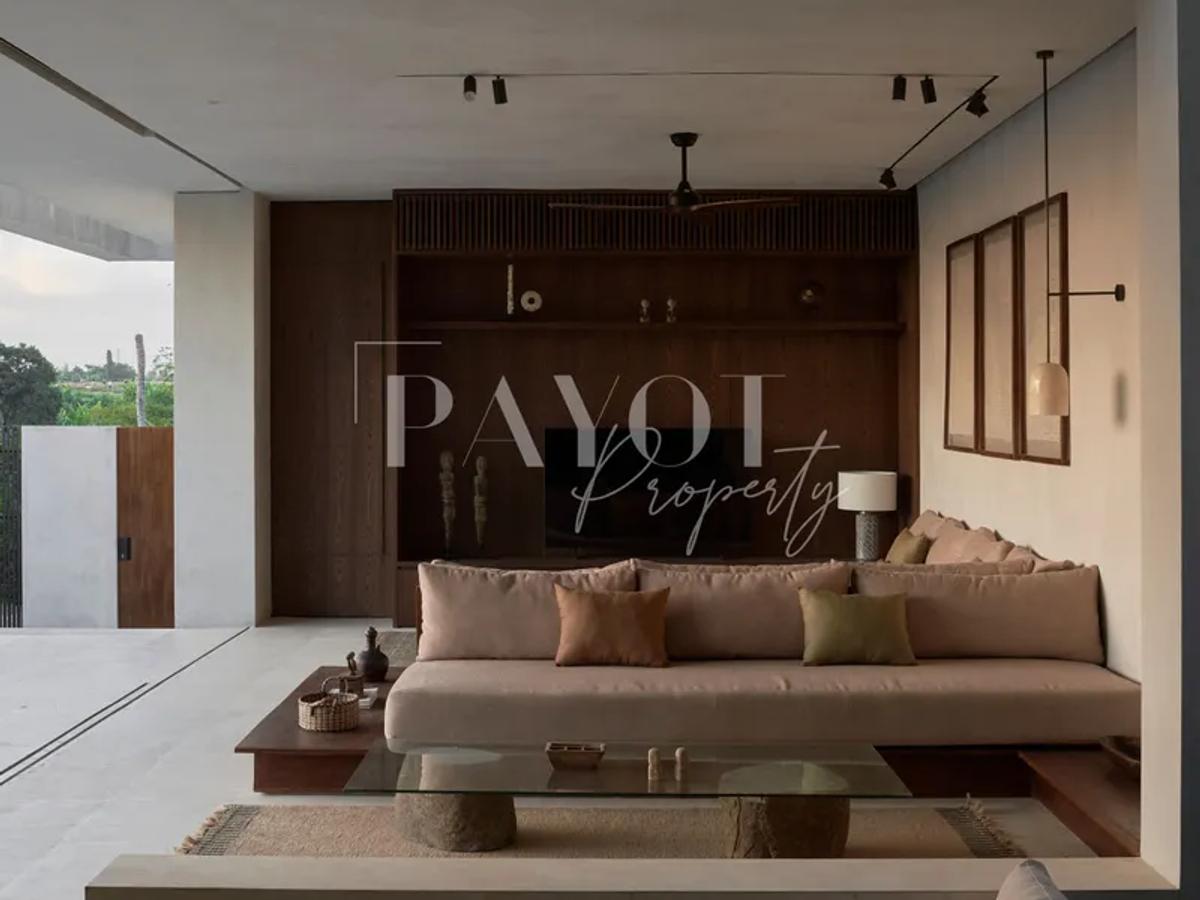 Concrete Lines And Lush Silence - 10