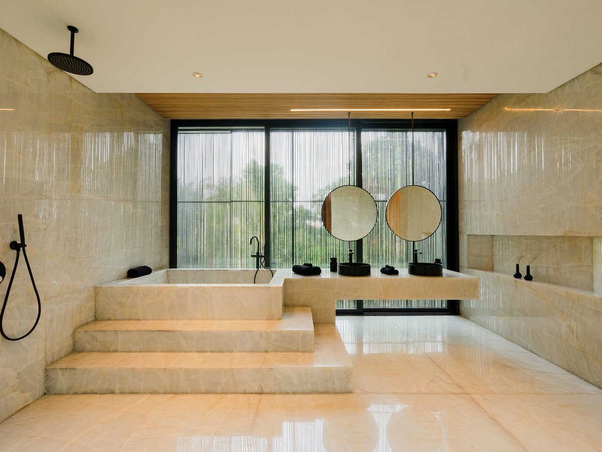 MODERN MASTERPIECE VILLA - 6 BEDROOMS - PERERENAN — 6-bedroom villa for sale in Pererenan, Bali (photo 38)