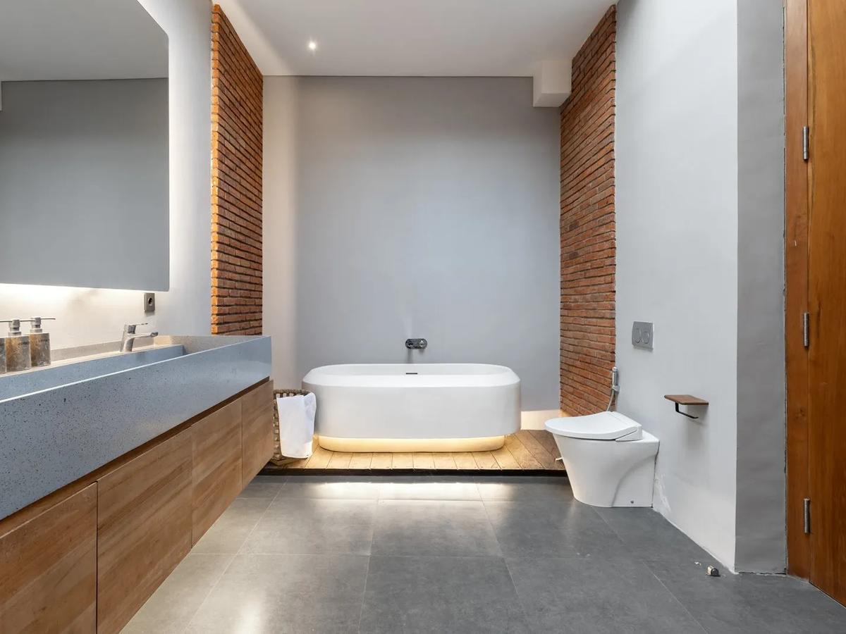 Urban Brutality Meets Tropical Soul - 12