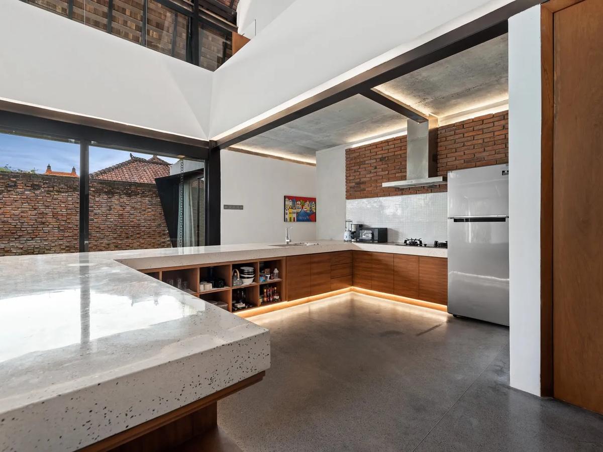 Urban Brutality Meets Tropical Soul - 2