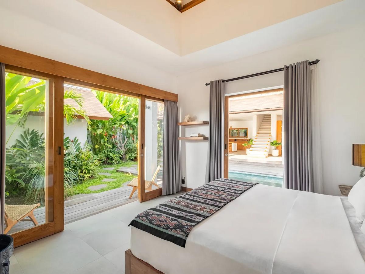 Contemporary Family Villa - 9